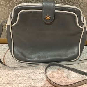 Gucci vintage grey leather crossbody (100% authentic)